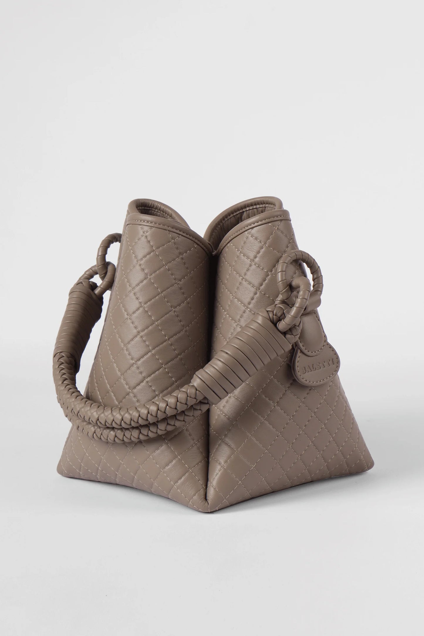 T U L I P taupe